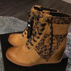 BRAND NEW Lexie wedge. Leopard print. Sz 7.5